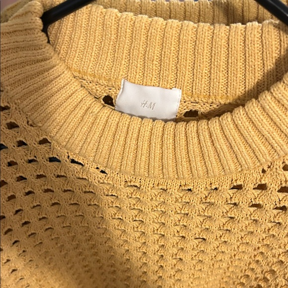 H&M Women's Mustard Open-Knit Crew Sweater cropped - Picture 6 of 7